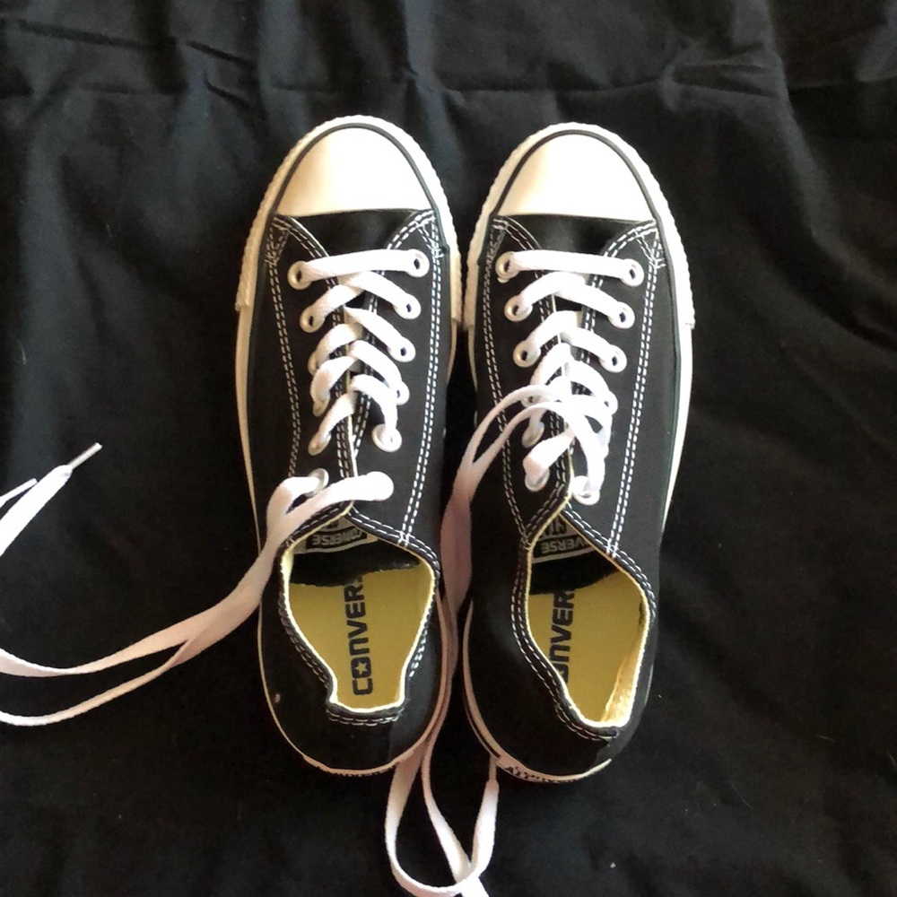 SOLD❗️❗️❗️❗️.     BRAND NEW CONVERSE!!!